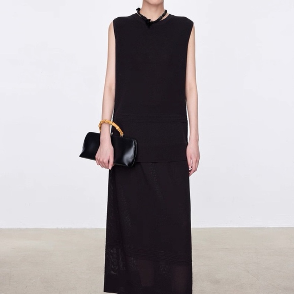 CHICJOC Minimalist Black Knit Sleeveless Top Size 38